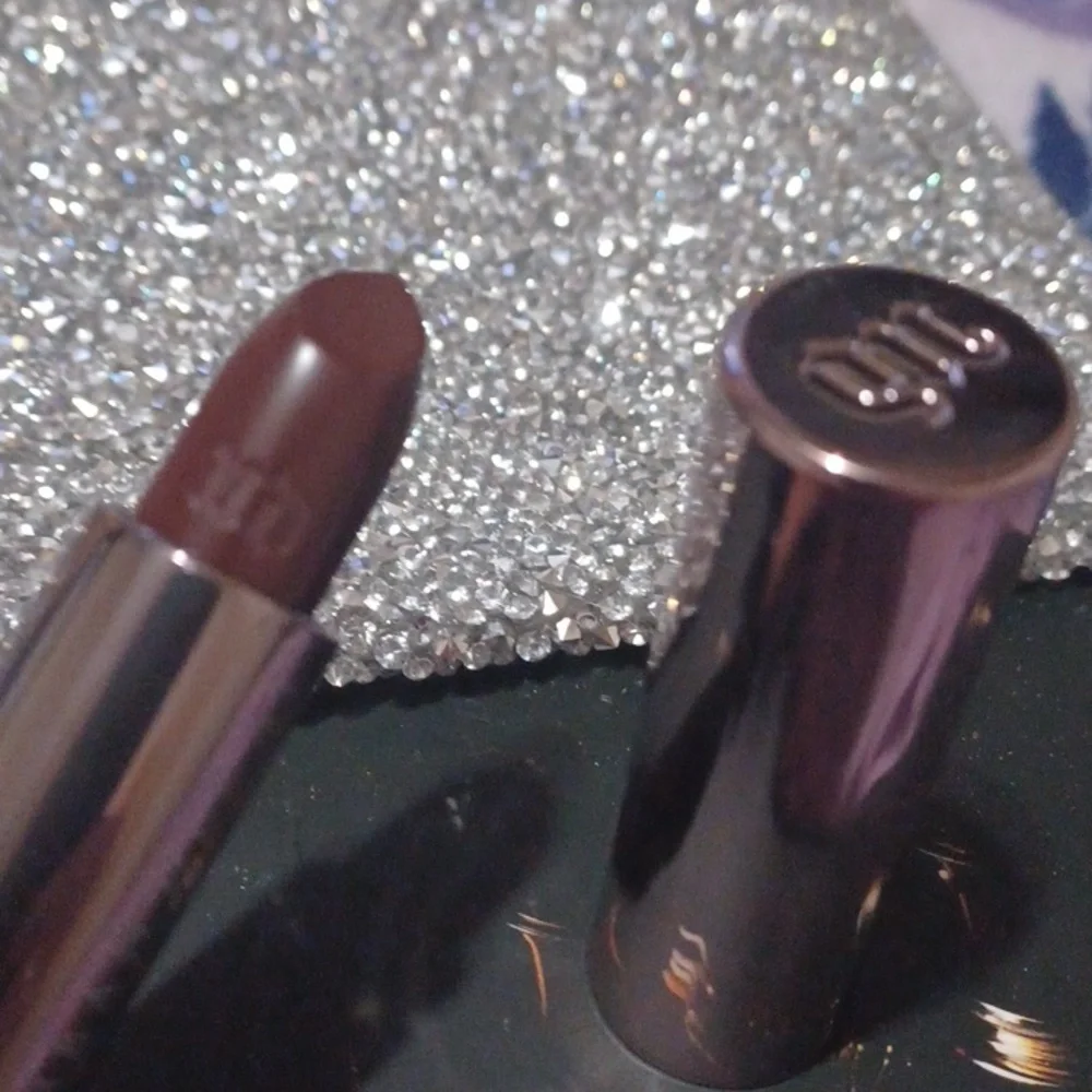 🧚‍♀️DISTURBED Urban Decay DISCONTINUED Lipstick NWOBOX